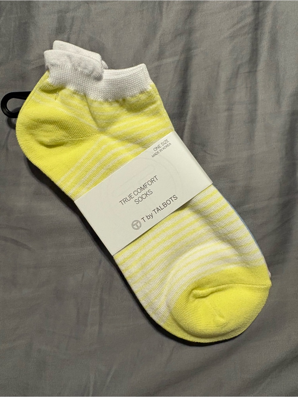 2 Pairs of Women's T by TALBOTS True Comfort Socks - Yellow Blue Purple One Size